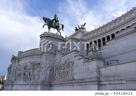 Statues in Victor Emmanuel II Monument 43418413
