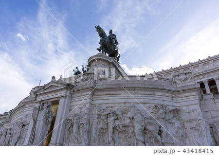 Statues in Victor Emmanuel II Monument Statues in Victor Emmanuel II Monument 43418415
