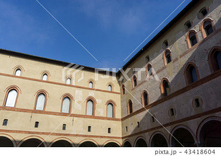 Castle Sforzesco courtyard Castle Sforzesco courtyard 43418604