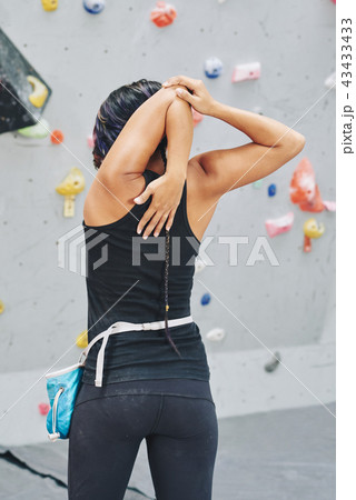 Strertching sportswoman 43433433