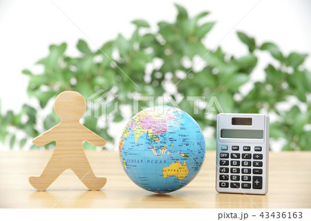 テーブルの地球儀 43436163