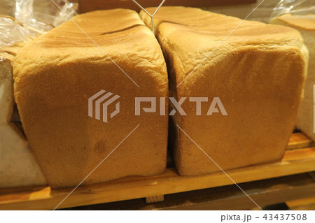 パン パン 43437508