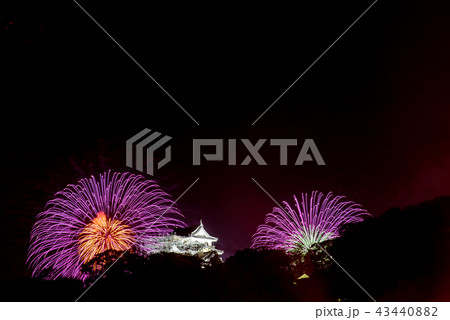 滋賀県　彦根・北びわ湖大花火大会　彦根城の天守閣　比較明合成 43440882