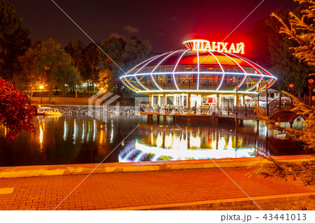 Khabarovsk, Russia - August 23, 2018: city ponds at night 43441013