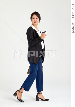 コーヒー 女性 女 43443421