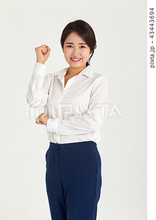 ファイティング 韓国人 ビジネスウーマン 43443694
