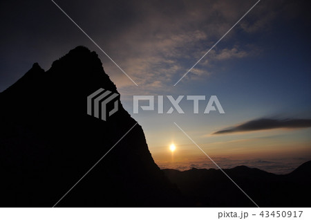 朝焼けの槍ヶ岳 43450917