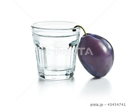 Plum brandy and plums. Slivovitz. 43454741