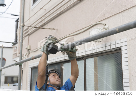 工事現場　足場設営　イメージ 43458810