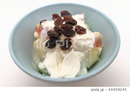 家庭的で素朴な自家製の「ヨーグルトと季節のフルーツ」 43459245