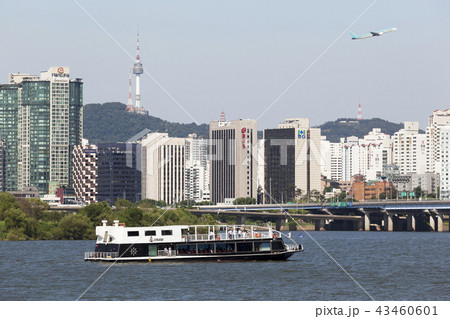 クルーズ 麻浦大橋 Nソウルタワーの写真素材