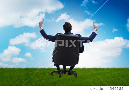 Businessman enjoying his time during vacation 43461844