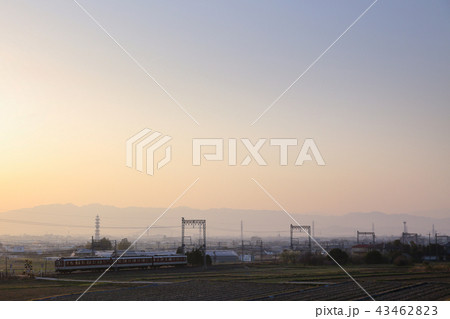 早朝の近鉄南大阪線 43462823