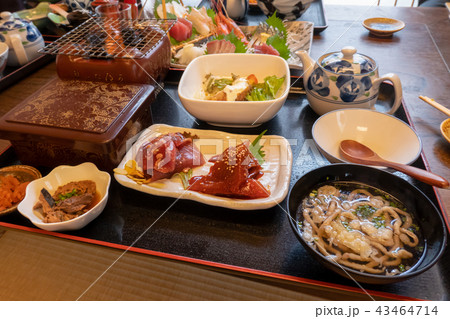 日南名物カツオ炙り重全景【びびんや】 43464714