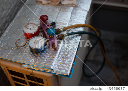 installation of an air conditioner 43466037