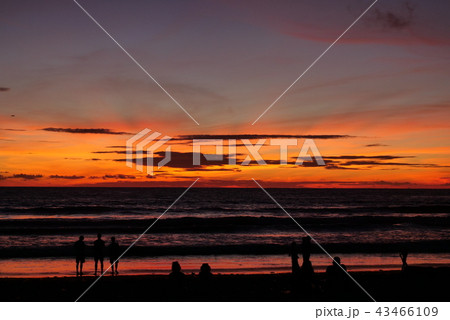 バリ島の夕焼けクタ横 バリ島の夕焼けクタ横 43466109