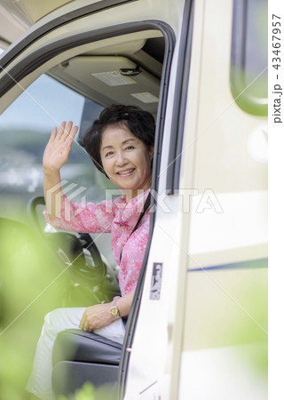 高齢者 老人 女性 43467957