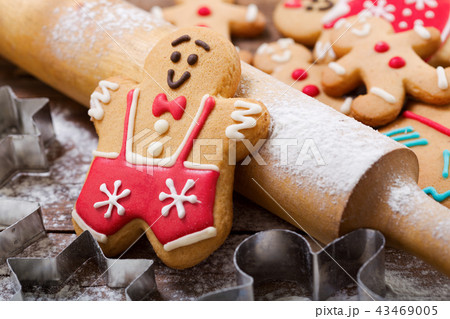 Christmas baking. Gingerbread cookies  43469005