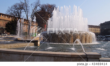 イタリア　スフォルツェスコ城の噴水 43469414