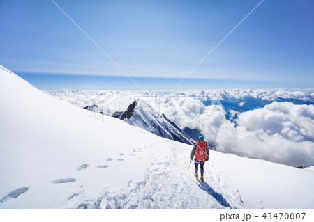 Trekking to the top of Mont Blanc mountain in French Alps 43470007