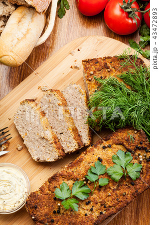 Traditional delicious meat pate with vegetables Traditional delicious meat pate with vegetables 43472893