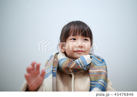 ダッフルコート (アウター 冬 ポートレート 上着 人物 日本人 乳幼児 コピースペース 子供) ダッフルコート (アウター 冬 ポートレート 上着 人物 日本人 乳幼児 コピースペース 子供) 43476846
