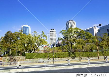 国道2号線から市役所・東遊園地方面を望む、神戸市中央区にて 43477435