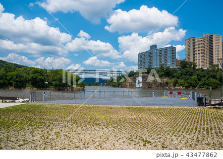 The Big C Rock ＆ Henry Hudson  Bridge, ビッグC ロック、 43477862