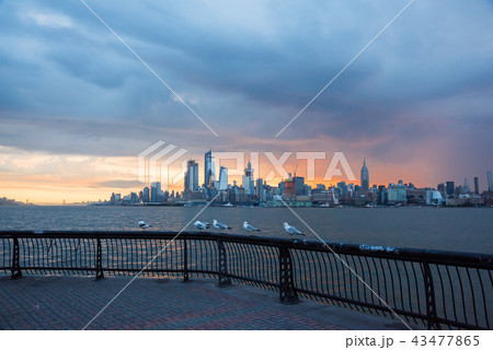 Manhattan daybreak, マンハッタンの夜明け 43477865