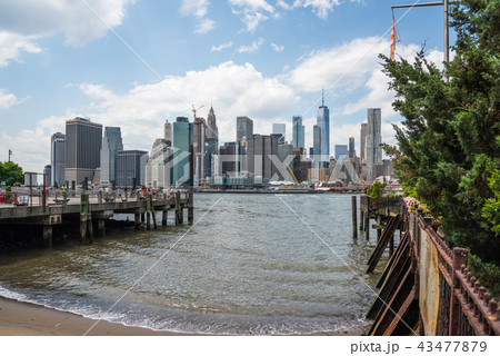 New York Lower Manhattan, East River 43477879