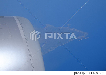 飛行機の窓から 43478926