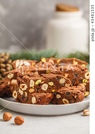 Italian Christmas dessert panforte with nut Italian Christmas dessert panforte with nut 43481535