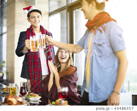 Young people celebrating new year and christmas 43486357