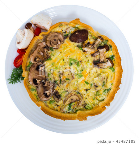 Quiche tart with mushrooms Quiche tart with mushrooms 43487185