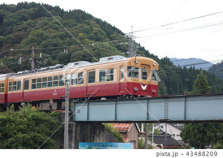 富山地方鉄道の車両　富山県中新川郡立山町千垣　富山地鉄立山線千垣駅そば 43488209