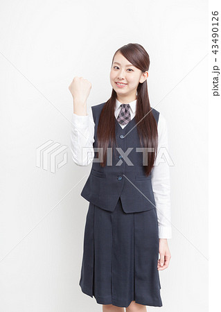 スーツ姿の若い女性 ガッツポーズ スーツ姿の若い女性 ガッツポーズ 43490126