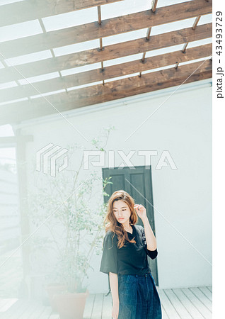 女性ポートレート 43493729