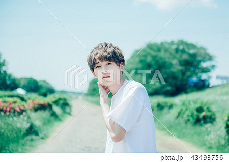 ライフスタイル 男性ポートレートの写真素材 [43493756] - PIXTA