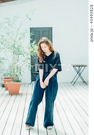 女性ポートレート 43493828