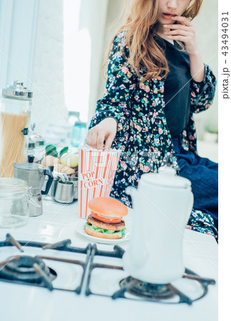 女性のライフスタイル 女性のライフスタイル 43494031