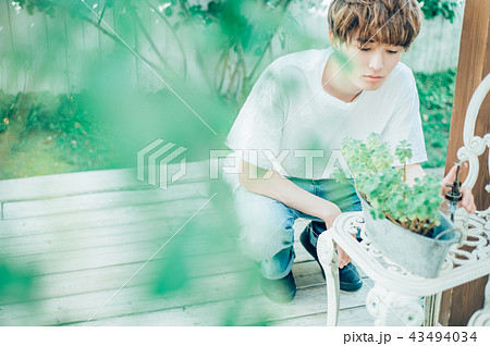 ライフスタイル　男性ポートレート 43494034