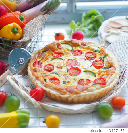 フランスのパイ キッシュ 43497175