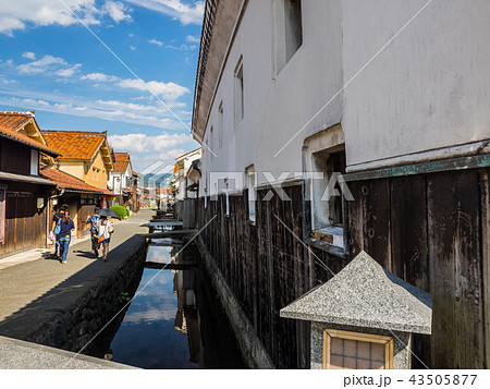 倉吉市　城壁土蔵群　国重要伝統的建造物 43505877