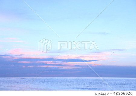 久慈浜海岸の朝焼け雲 茨城県日立市 久慈浜海岸の朝焼け雲 茨城県日立市 43506926