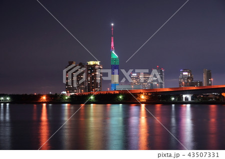福岡シーサイドももち夜景風景(レインボーカラー) 福岡シーサイドももち夜景風景(レインボーカラー) 43507331