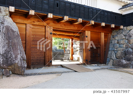 国宝松本城　太鼓門　櫓門（一の門）枡形内より撮影　　松本市 43507997