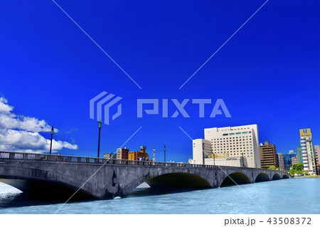 新潟市の萬代橋 43508372