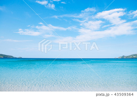 Turqouise water of Patong Beach, Phuket in summer 43509364