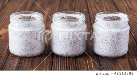 Chia seeds yogyrt pudding Chia seeds yogyrt pudding 43513598