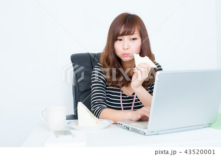 女性 ポートレート 女性 ポートレート 43520001